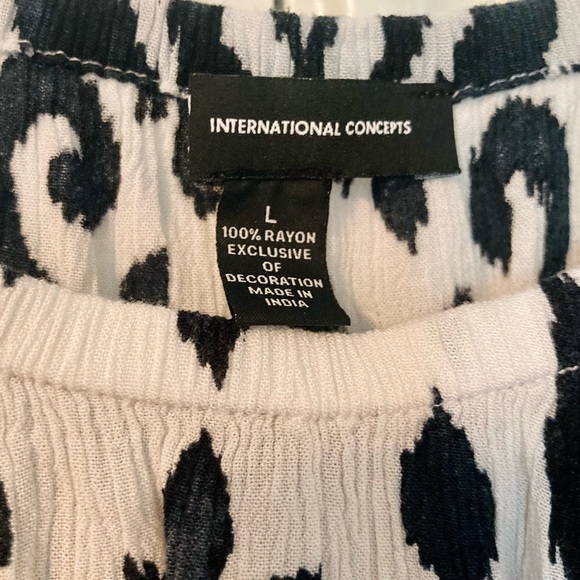 I.N.C Black & White Top Size L - Picture 2 of 9